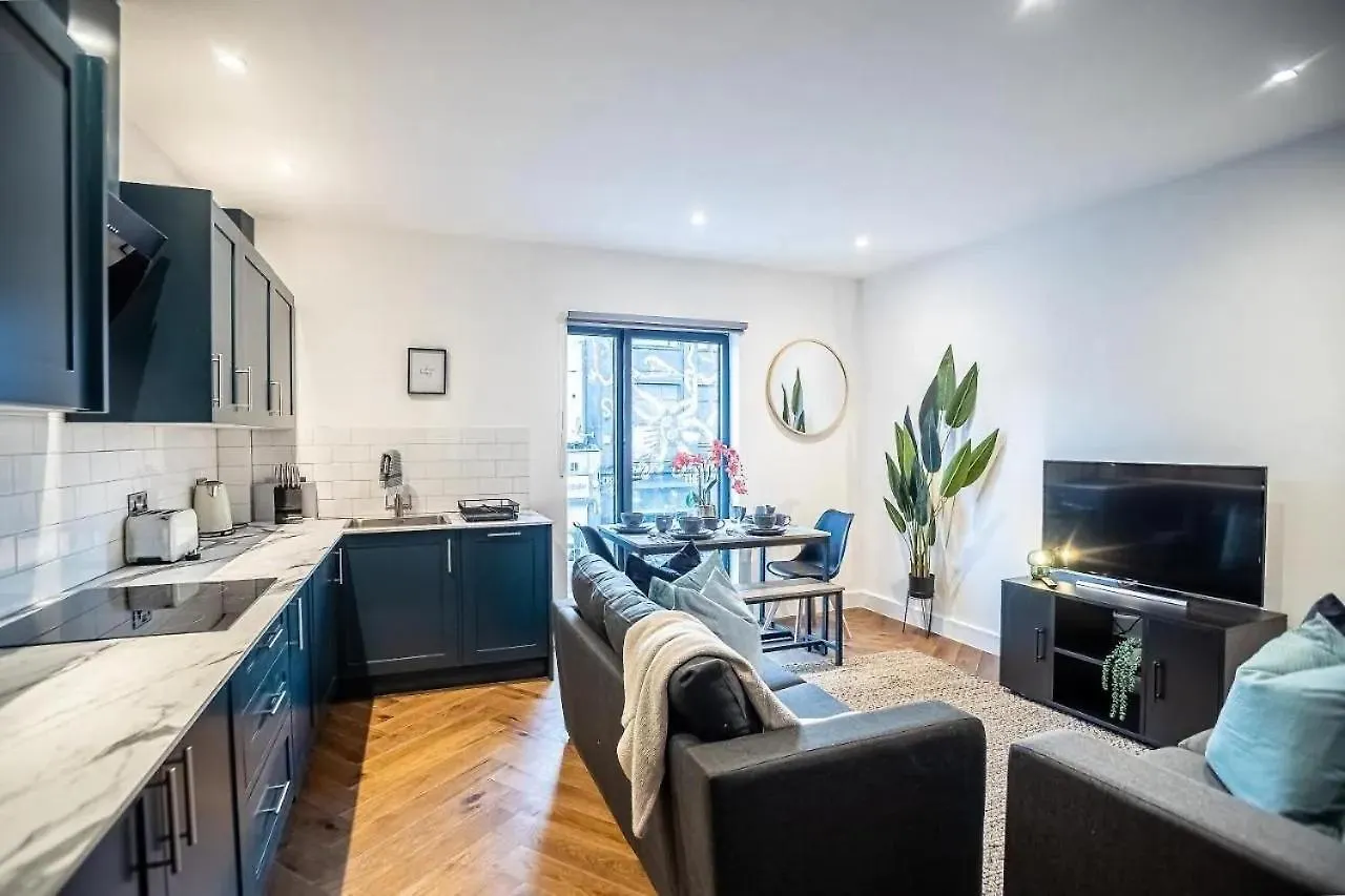 Amazing 2 Bedroom Flat Next To Brighton Station Sleep 6 Guests Rhf